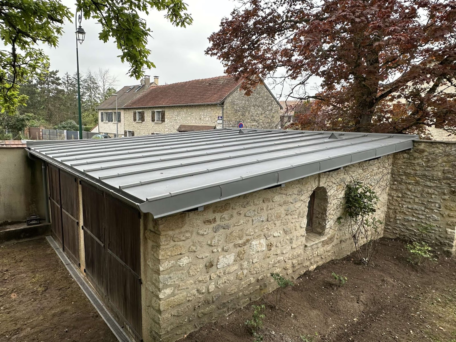 Toiture zinc et pierre